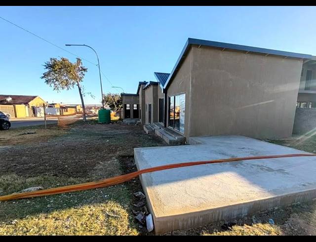 0 BEDROOM HOUSE FOR SALE IN MEADOWLANDS EAST